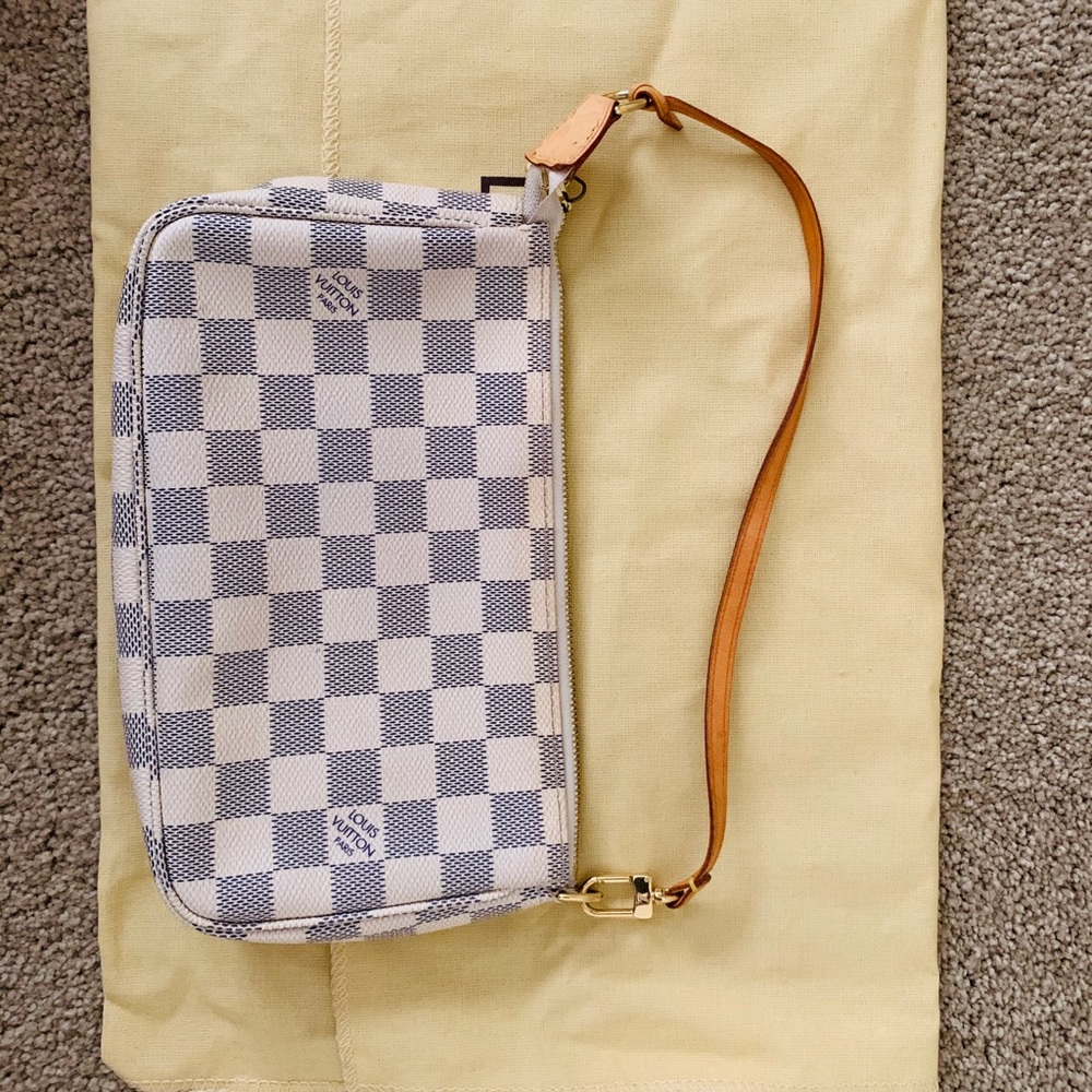 Louis Vuitton Pochette Accessoires
